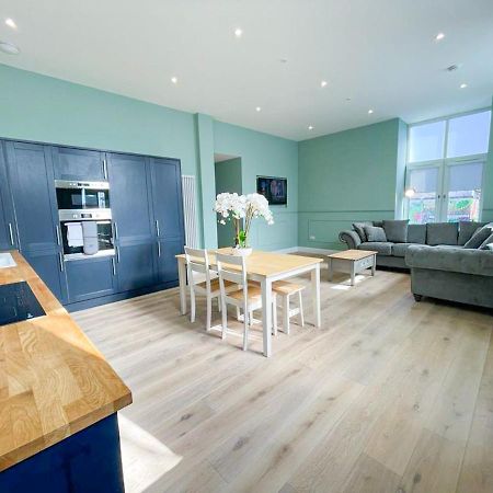 에든버러 Beautiful 2Br, Private Entry In Vibrant Leith 아파트 외부 사진